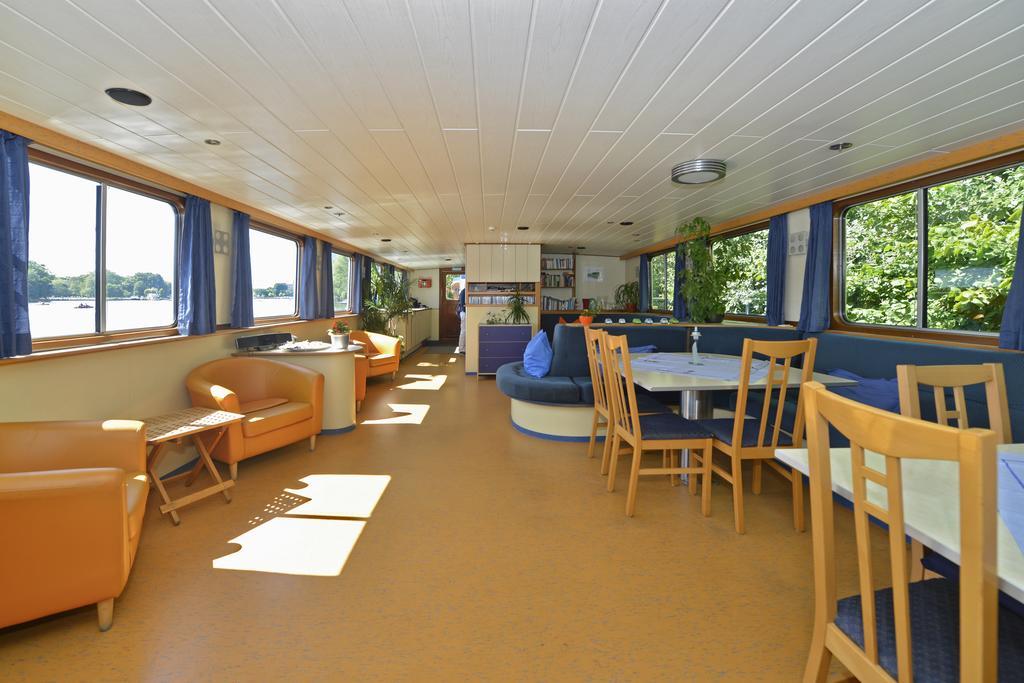 Ms Mecklenburg Hotelschiff เบอร์ลิน ภายนอก รูปภาพ